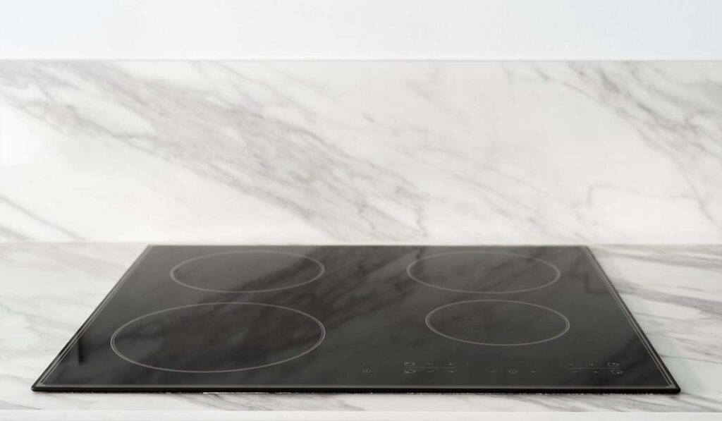 Đánh giá bếp từ hay bếp hồng ngoại tốn điện hơn dựa trên 5 tiêu chí đánh giá